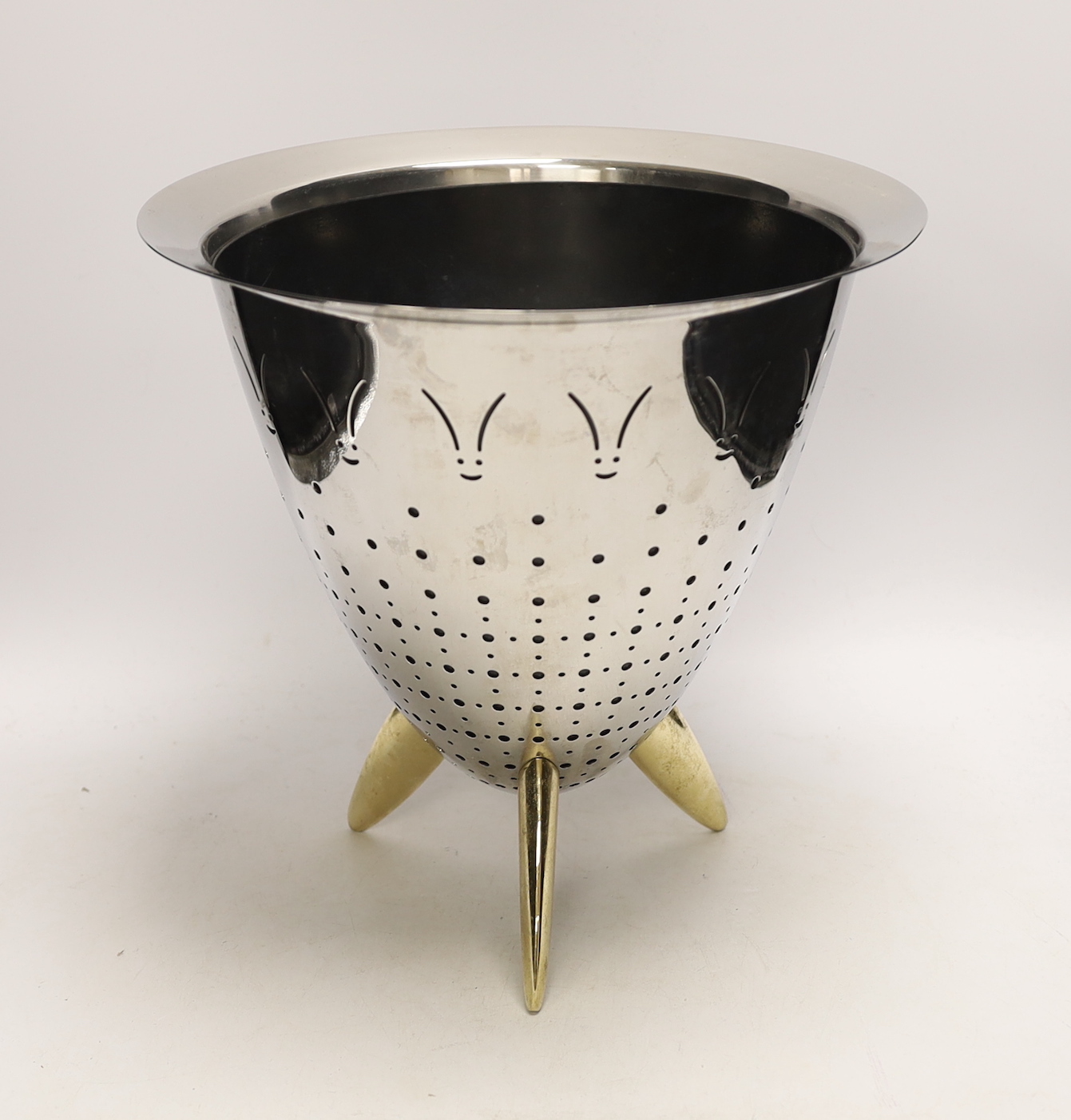 An Alessi Max Le Chinois colander, 30cm